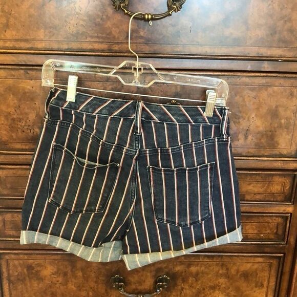 Universal Thread blue stripped shorts. - Picture 5 of 9